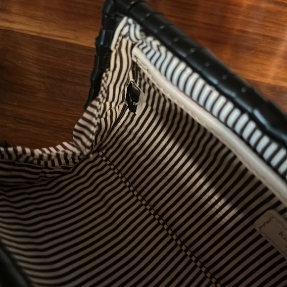 Kate Spade Jude Cherbourg black wicker bag. Cotton lining. Euc turn lock closure - Picture 11 of 14